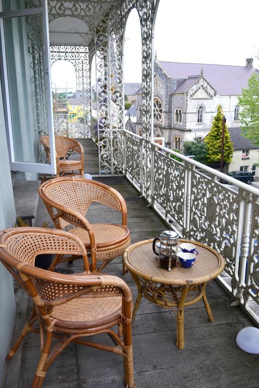 8A Spring Gardens Otel Haverfordwest Dış mekan fotoğraf