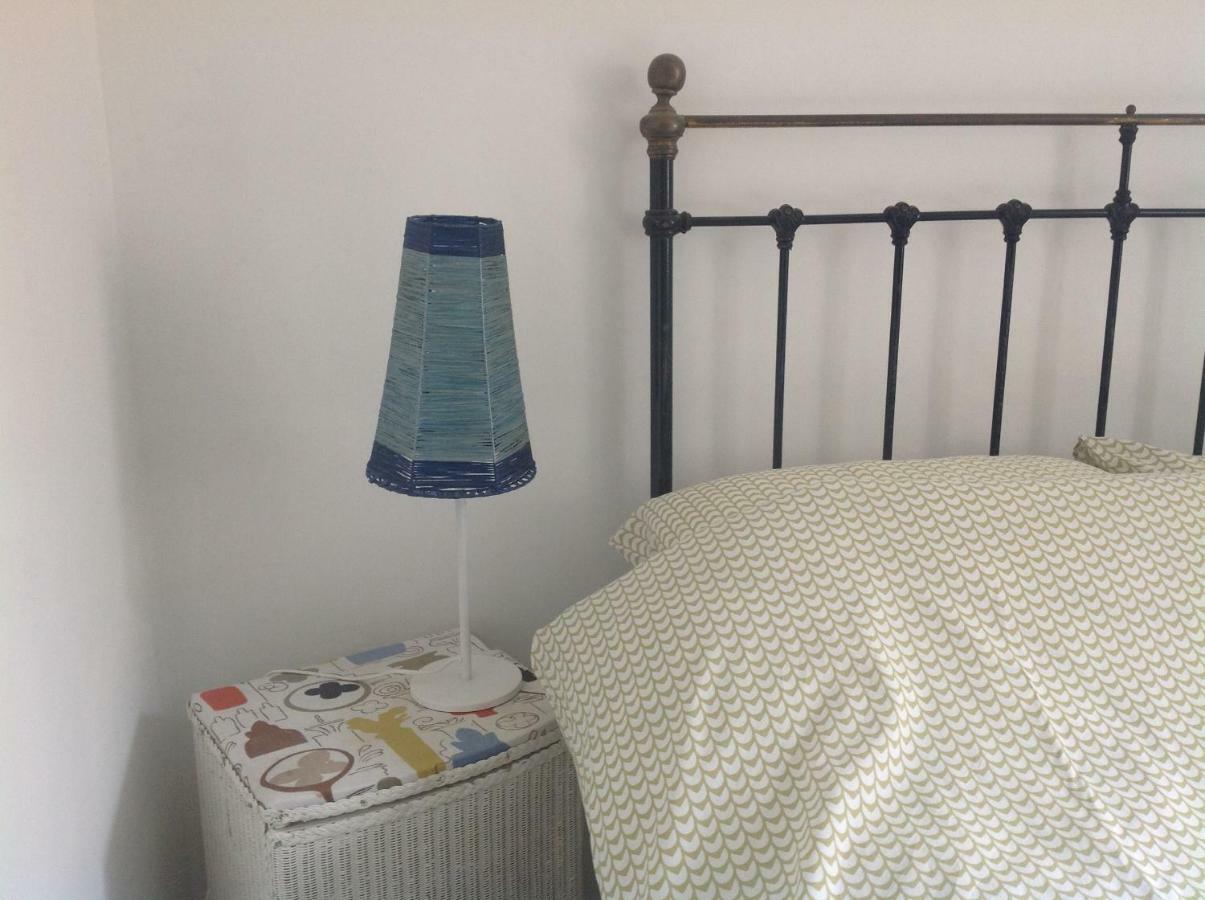8A Spring Gardens Otel Haverfordwest Dış mekan fotoğraf