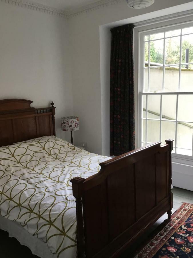 8A Spring Gardens Otel Haverfordwest Dış mekan fotoğraf